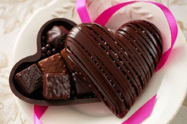 Bagaimana Hukum Menerima Cokelat di Hari Valentine? Ini Kata Buya Yahya