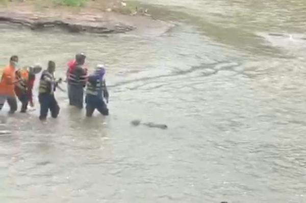 Penemuan Jasad Siswa SMP di Banjir Kanal Barat Gemparkan Warga