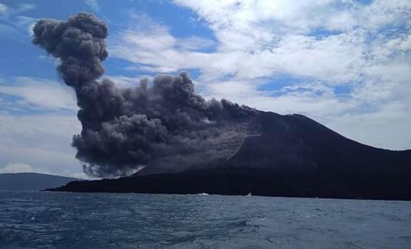 Jangan Panik, Saat Ini Status Gunung Anak Krakatau Berada Pada Level Waspada