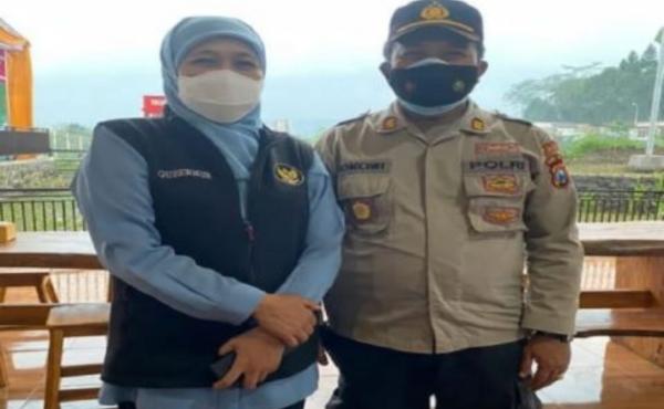 Momen Lucu dan Tak Sengaja, Gubernur Jatim Khofifah Bertemu Jokowi Berseragam Polisi di Lumajang