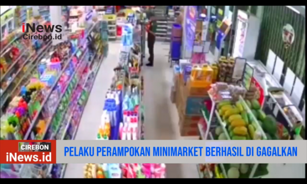 Video Detik-detik Perampokan Minimarket di Cirebon, Pelaku Bawa Celurit