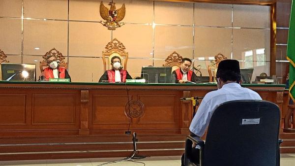 Vonis Hakim Selamatkan Terdakwa Herry Wirawan dari Regu Tembak Mati