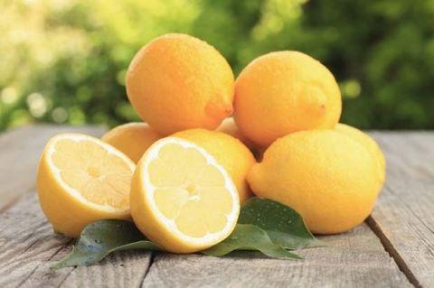 Ini 5 Manfaat Minum Air Putih Dicampur Lemon dan Madu
