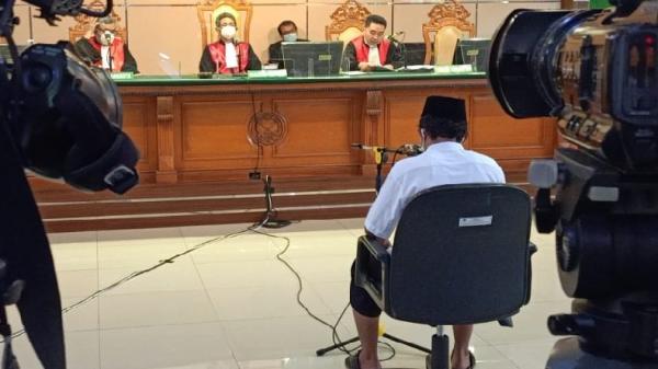 Hakim Vonis Seumur Hidup Pemerkosa Belasan Santriwati di Bandung, Lolos dari Hukuman Mati