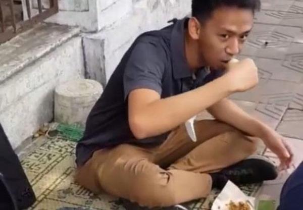 Viral Cucu Sri Sultan HB X Makan Sego Kucing di Angkringan, Netizen : Sultan Gak Kaleng-Kaleng!