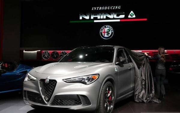 Alfa Romeo Akan Luncurkan Mobil Listrik dengan Tambahan Tenaga Pembakaran pada Tahun 2024