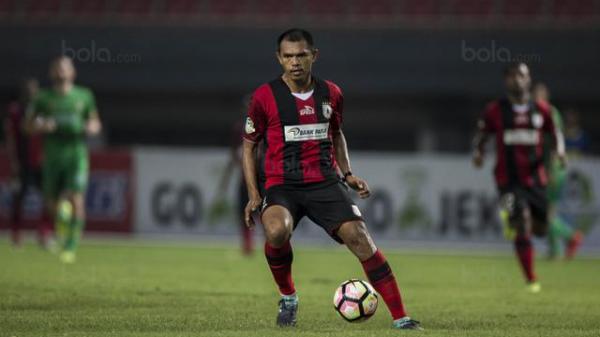 Cerita Ricardo Salampessy Kesulitan Jaga Striker Liga Indonesia, hingga Jatuh Bangun