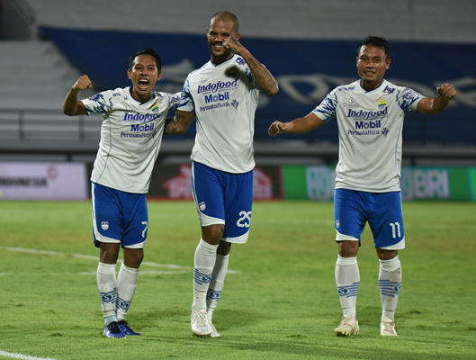 Ditahan Imbang Persebaya 1-1, Peluang Persib Bandung Juara Liga 1 Pupus