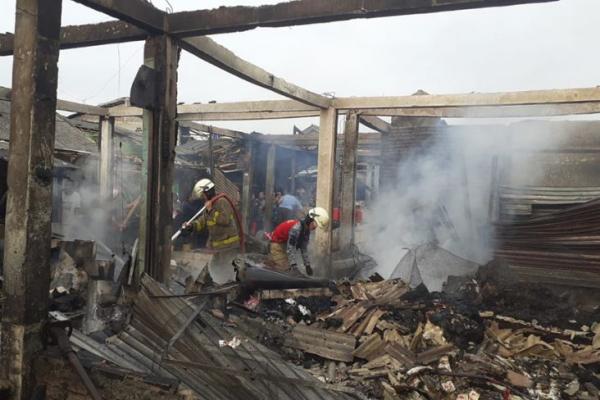 100 Lapak Di Pasar Gembong, Tangerang Ludes Terbakar, Kerugian Ditaksir Sebesar Rp 1 Miliar