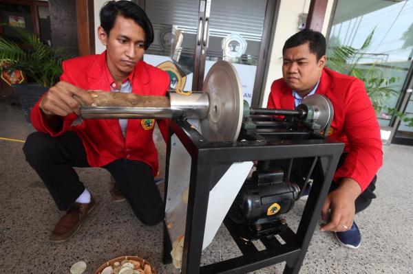Dear UMKM! Ini Ada Mesin Pemotong Keripik Karya Mahasiswa Untag Surabaya