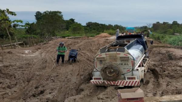Jalan Dusun Pendamaran Ditutup, Pemkab Kukar Gratiskan Biaya Penyeberangan Feri