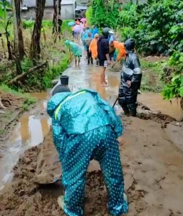 Banjir Bandang Terjang 2 Desa Di Kecamatan Cisurupan