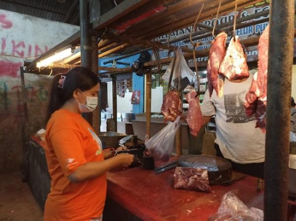 Ibu-ibu Bakal Libur Masak Menu Daging, dikarenakan Para Pedagang Daging Mogok Seminggu