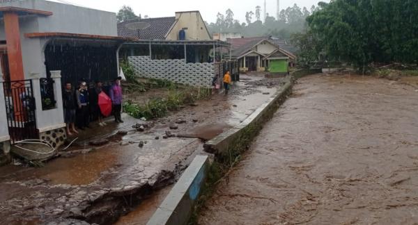Pasca Banjir Terjang Dua Kecamatan di Garut