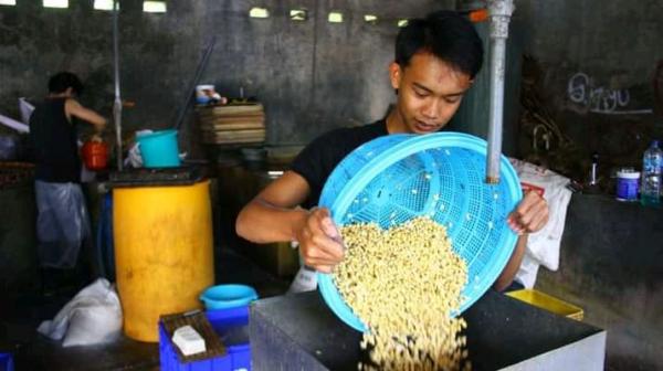 Tahu Tempe Mulai Produksi Lagi di Surabaya