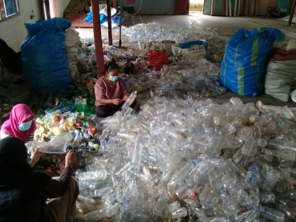 Hari Peduli Sampah Nasional, Pertamina Bagikan Buku Rekening Sampah