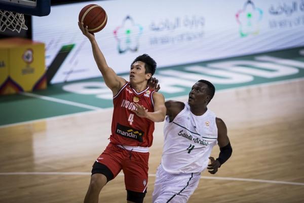 Tertekan sepanjang pertandingan, Tim Nasional (Timnas) Basket Indonesia keok lawan Arab Saudi 66-95