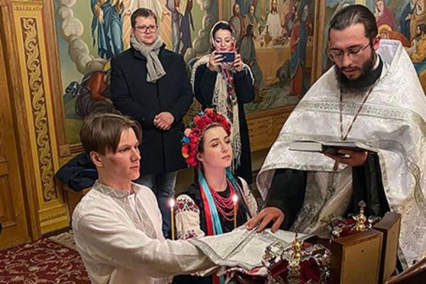 Negaranya Dihujani Ratusan Rudal, Sejoli asal Kiev Nekat Menikah di Tengah Desingan Peluru