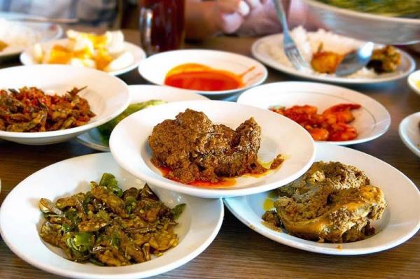 Pengusaha RM Padang Kecilkan Porsi Rendang, Siasati Kenaikan Harga Daging