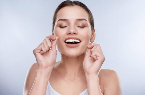 Tips Menghilangkan Karang Gigi dengan Cara Alami