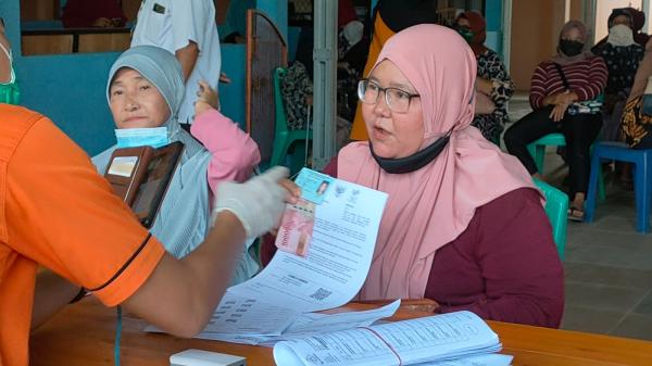 378 KPM Pra Sejahtera di Kecamatan Namang Terima Dana Bantuan Sembako