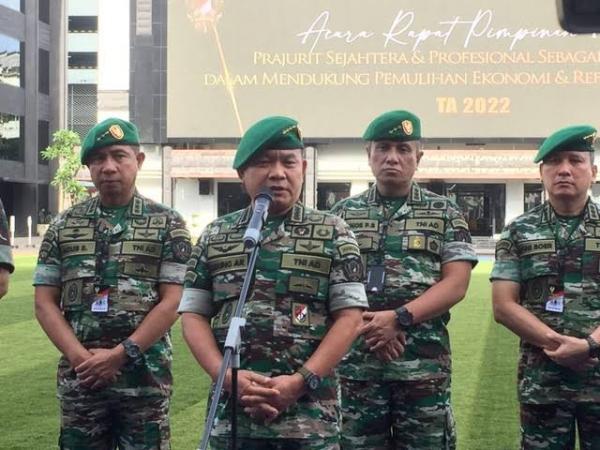 Jenderal Dudung Pamer Seragam Baru TNI AD