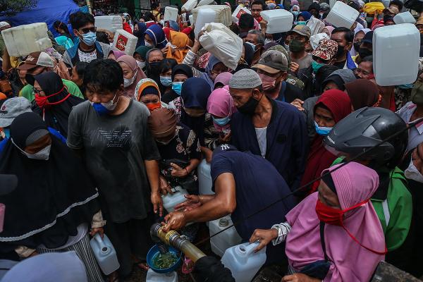 Sebanyak 22 Ton Minyak Goreng Dijual Di Operasi Pasar Murah Palembang