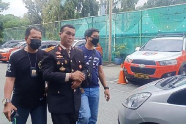 BREAKING NEWS : Pinjaman Rp 20 M Dan Mobil Fortuner, Jenderal Polisi Gadungan Iming-imingi Korban