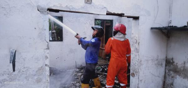Foto Ruko Sembako di Brebes Ludes Terbakar