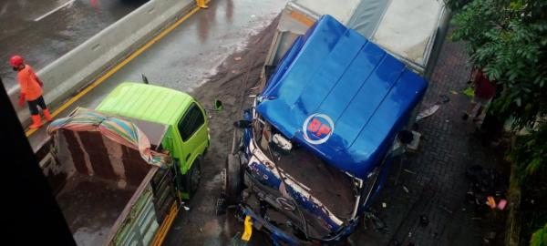 Kecelakaan Beruntun Libatkan 9 Truk dan Sepeda Motor di Ungaran Kabupaten Semarang
