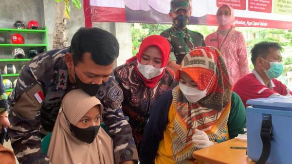 TNI AL Berikan Bantuan 25 Ribu Dosis Vaksin Ke Ponorogo