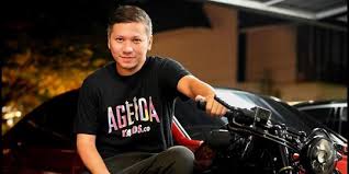 Pemotor Lintasi Jalan Layang Pangeran Antasari, Gading Marten: Pak Polisi Seksi 8 Motor Jago Banget