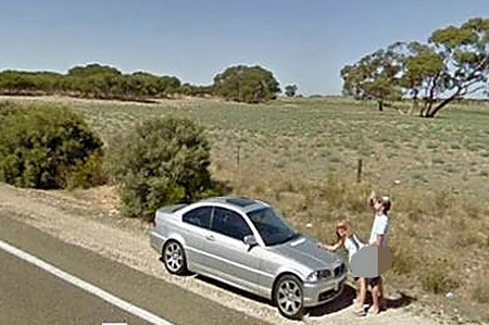 Berhubungan Intim di Pinggir Jalan, Pasangan Ini Terekam Kamera Google Street View