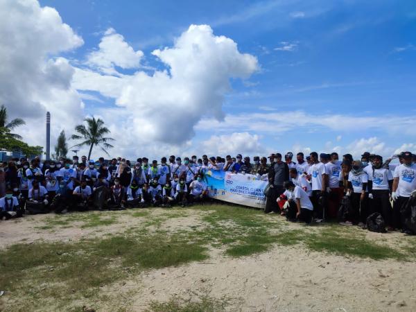 PLTU Banten 2 Labuan OMU Bersih-bersih Pantai Ceria Pandeglang
