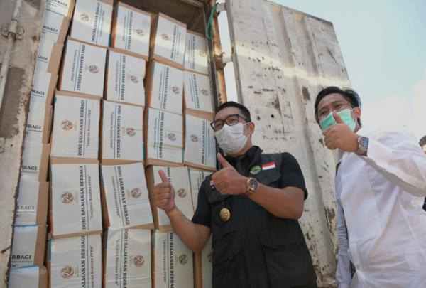 Sempat Berbagi Paket Sembako di Bandung, Begini Reaksi Ridwan Kamil Usai sang Crazy Rich Dipenjara