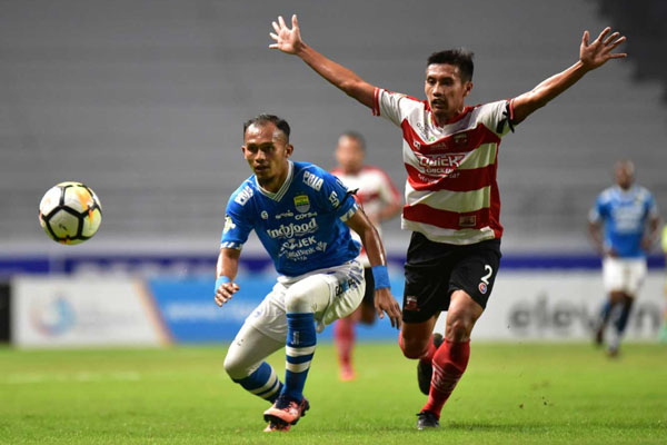 Kalahkan Madura United, Persib Bandung Tempel Ketat Bali United