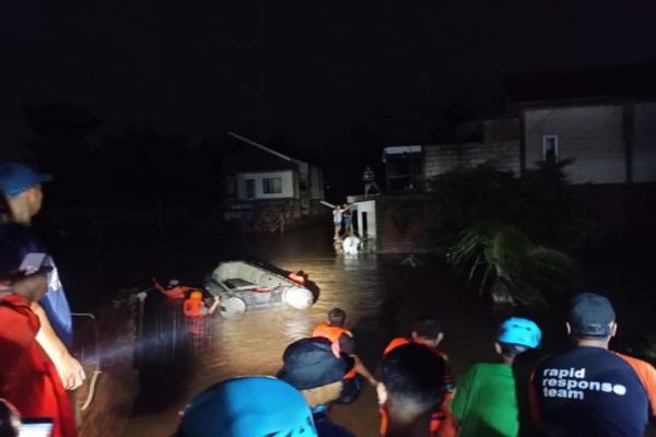 Banjir Bandang Terjang Kelurahan Pandanwangi Kota Malang, Tujuh Warga Dievakuasi