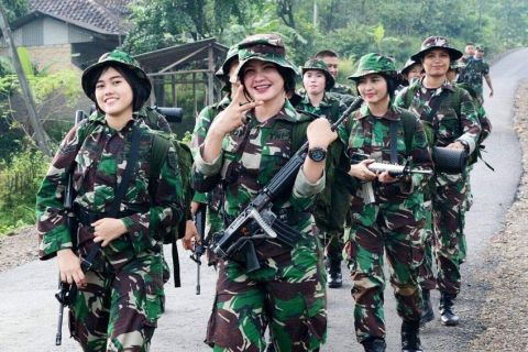 Perjalanan Sukses 4 Jenderal TNI Wanita yang Patut Diteladani