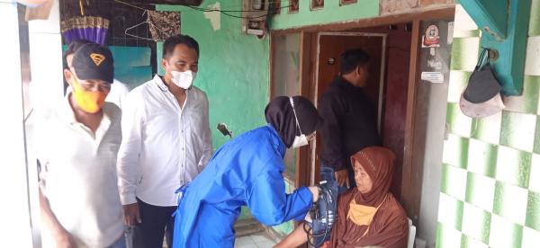 Door to Door Polres Ciko Berikan Vaksinasi Gratis dan Bagikan Sembako
