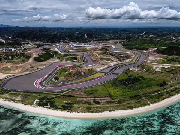 Pembuatan Podium MotoGP Mandalika 2022 terus Dikebut, Dirut MGPA: Rabu Pekan Ini Sudah Jadi