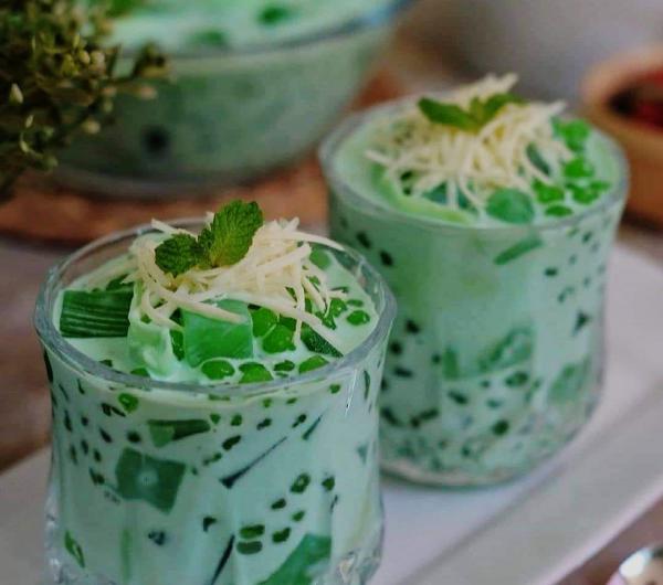 Resep Minuman Buko Pandan, Segernya Memang Beda! 