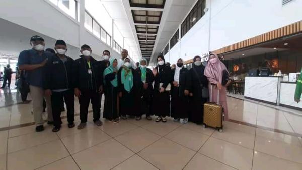 392 Jamaah Umrah Berangkat Lewat Bandara Juanda, Ini Syaratnya Setelah Pulang