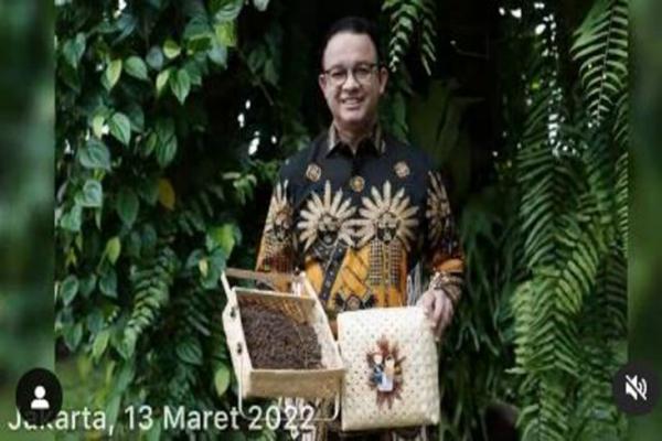BREKING NEWS : Ikut Kemah Jokowi, Anies Bawa Tanah Dari Kampung Akuarium Untuk IKN Nusantara