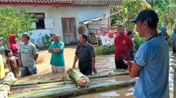 Banjir di Jember Sebabkan 953 Rumah dan 1 Pesantren Terendam