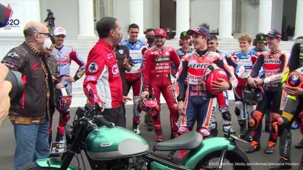 Jokowi Pamer Motor Custom di Depan Pembalap MotoGP, Ini yang Dilakukan