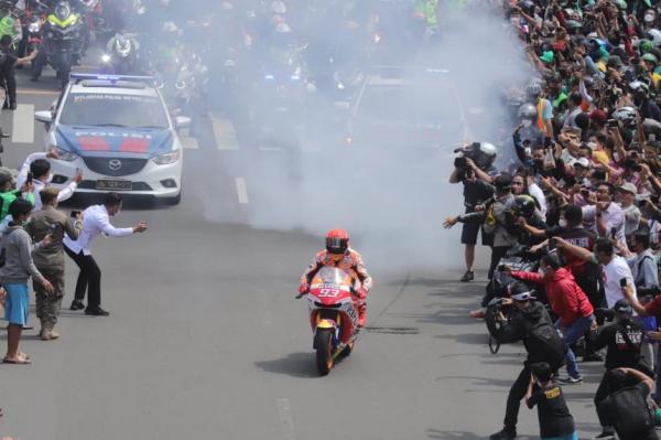 Pembalap MotoGP Marc Marquez Geber Motor di Jalan MH Thamrin Jakarta Bikin Heboh 