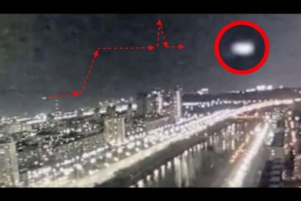 Benda Misterius Diduga UFO Terekam Kamera di Atas Zona Perang Ukraina 