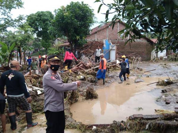 Hujan Deras, Lima Desa di Kecamatan Tonjong Diterjang Banjir