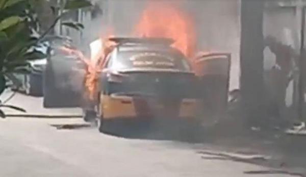 Detik-detik Mobil Patroli Polda Jatim Terbakar, 2 Anggota Polisi Berhasil Selamat