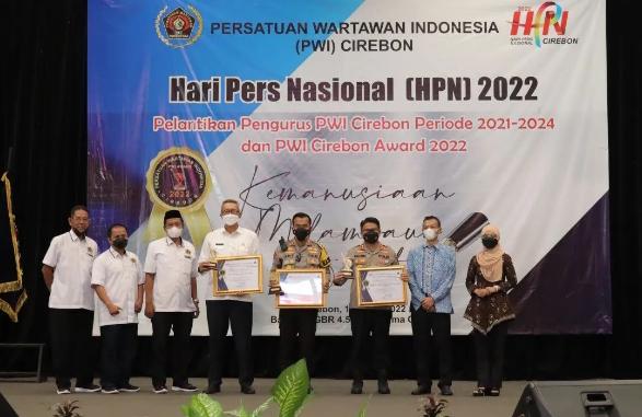 PWI Award Bagi Wali Kota, Wakil Walikota dan Sekda Cirebon, Begini Prestasinya